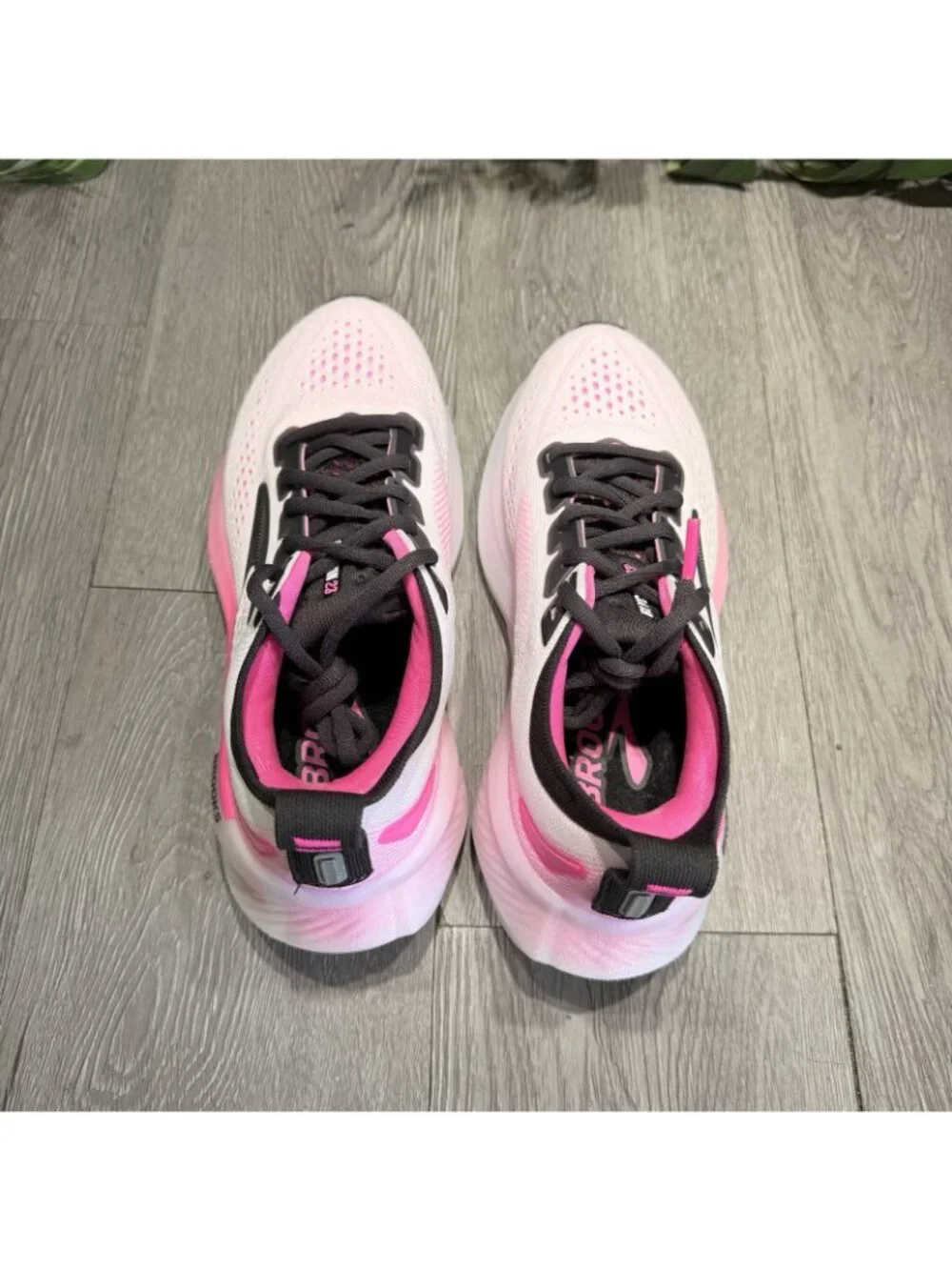 Brooks Glycerin 23 White Phantom Cyber Pink Women Sz 6 Road Running Shoe Rare